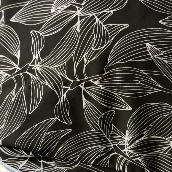 Worthington Office Petite large floral chiffon top - Picture 7 of 9